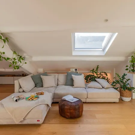 Apartment Bright Penthouse Attic In The Heart Of Milan