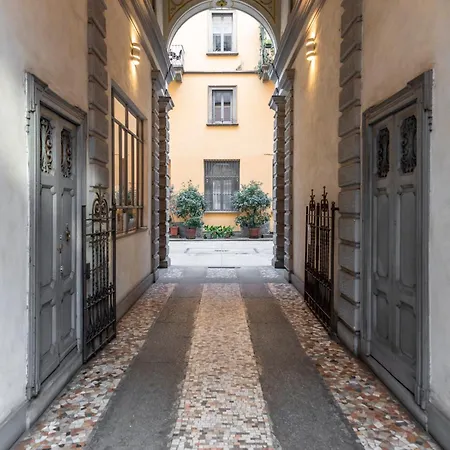 Apartment Bright Penthouse Attic In The Heart Of